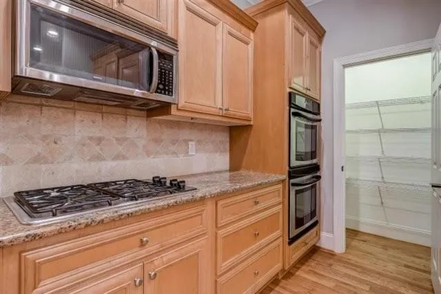 5492 Glenridge Drive Unit 512, Atlanta, Georgia 30342, 4 Bedrooms Bedrooms, ,3 BathroomsBathrooms,Residential,Sold,5492 Glenridge Drive Unit 512,6825560