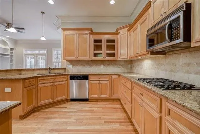 5492 Glenridge Drive Unit 512, Atlanta, Georgia 30342, 4 Bedrooms Bedrooms, ,3 BathroomsBathrooms,Residential,Sold,5492 Glenridge Drive Unit 512,6825560