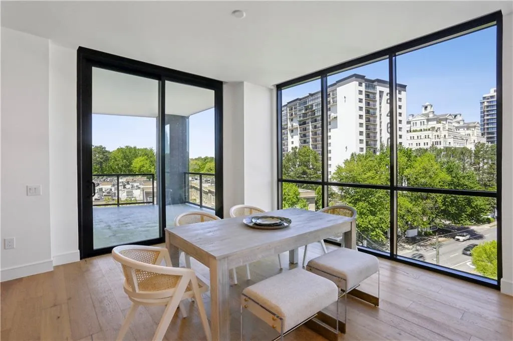 2425 Peachtree Road Ne Unit 701, Atlanta, Georgia 30305, 3 Bedrooms Bedrooms, ,3 BathroomsBathrooms,Residential,For Sale,2425 Peachtree Road Ne Unit 701,7508640
