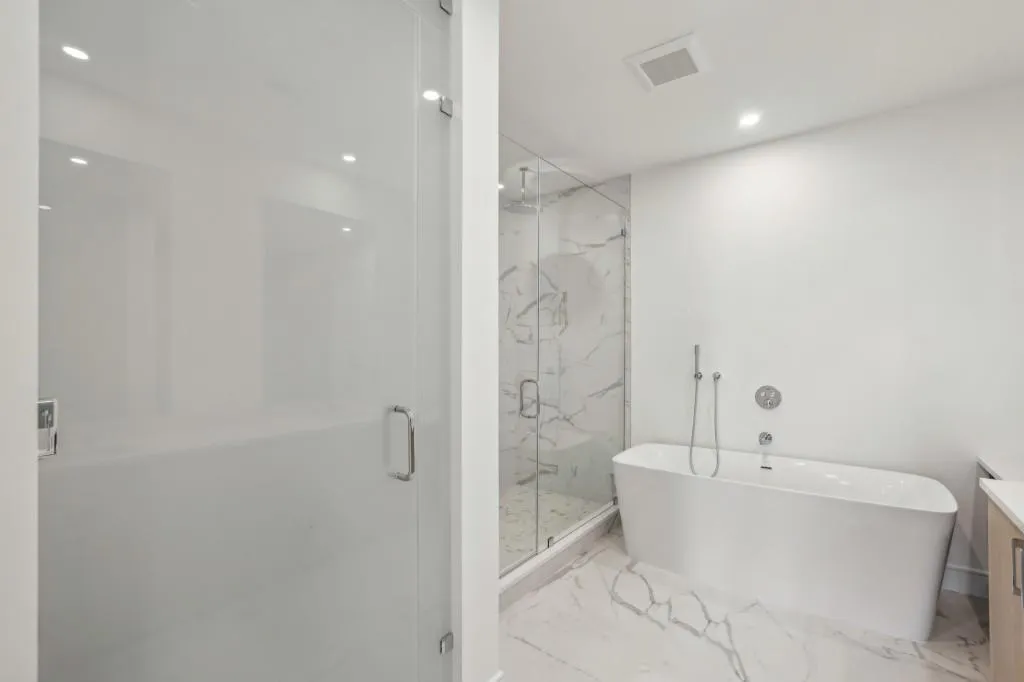2425 Peachtree Road Ne Unit 701, Atlanta, Georgia 30305, 3 Bedrooms Bedrooms, ,3 BathroomsBathrooms,Residential,For Sale,2425 Peachtree Road Ne Unit 701,7508640