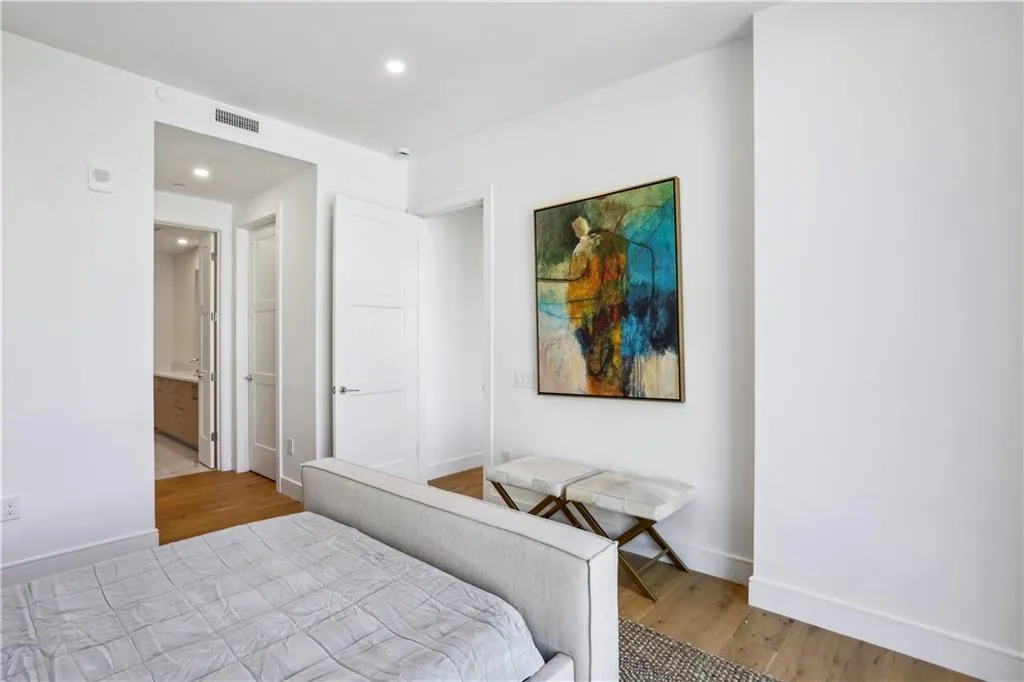 2425 Peachtree Road Ne Unit 701, Atlanta, Georgia 30305, 3 Bedrooms Bedrooms, ,3 BathroomsBathrooms,Residential,For Sale,2425 Peachtree Road Ne Unit 701,7508640
