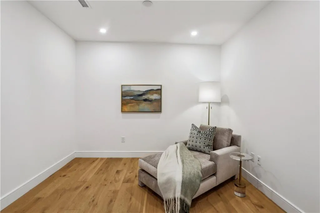 2425 Peachtree Road Ne Unit 701, Atlanta, Georgia 30305, 3 Bedrooms Bedrooms, ,3 BathroomsBathrooms,Residential,For Sale,2425 Peachtree Road Ne Unit 701,7508640