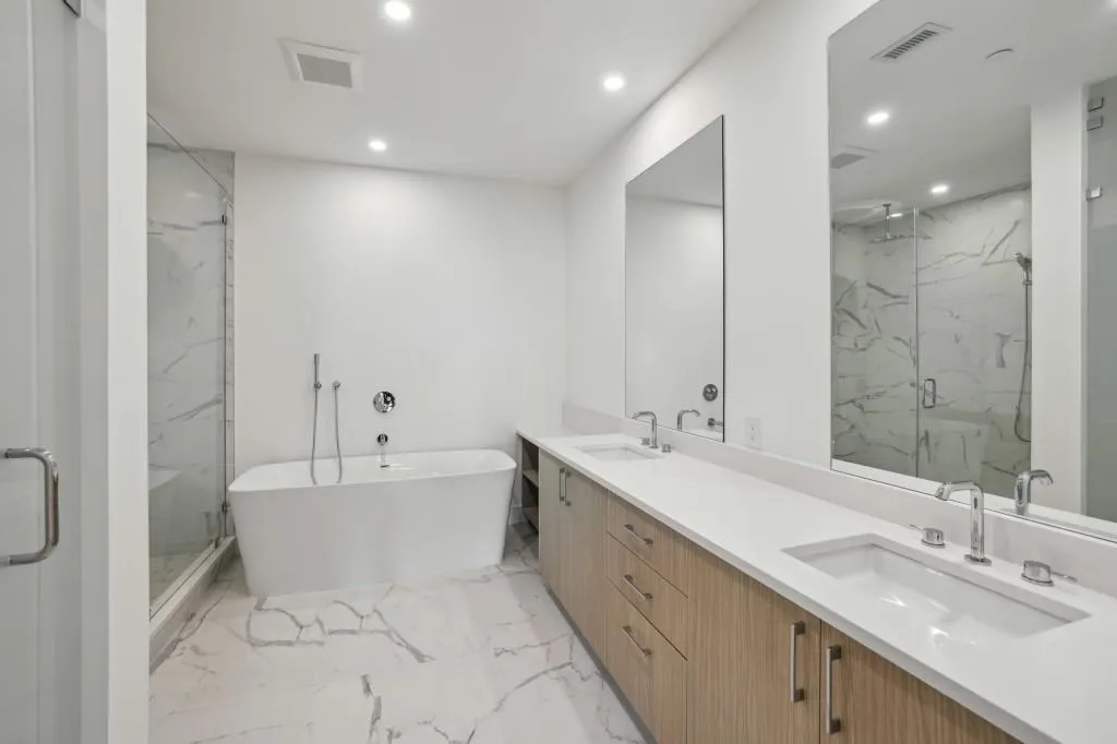 2425 Peachtree Road Ne Unit 701, Atlanta, Georgia 30305, 3 Bedrooms Bedrooms, ,3 BathroomsBathrooms,Residential,For Sale,2425 Peachtree Road Ne Unit 701,7508640