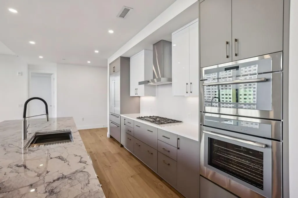 2425 Peachtree Road Ne Unit 701, Atlanta, Georgia 30305, 3 Bedrooms Bedrooms, ,3 BathroomsBathrooms,Residential,For Sale,2425 Peachtree Road Ne Unit 701,7508640