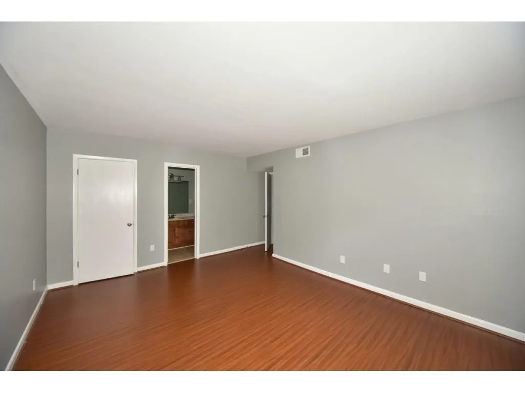 6900 Roswell Road Unit Q8, Atlanta, Georgia 30328, 2 Bedrooms Bedrooms, ,2 BathroomsBathrooms,Residential,Sold,6900 Roswell Road Unit Q8,5998615