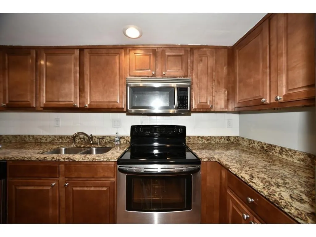 6900 Roswell Road Unit Q8, Atlanta, Georgia 30328, 2 Bedrooms Bedrooms, ,2 BathroomsBathrooms,Residential,Sold,6900 Roswell Road Unit Q8,5998615