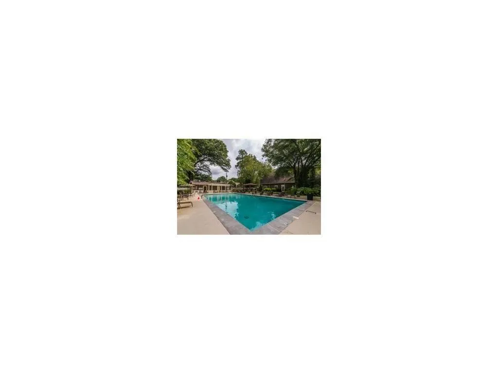 6900 Roswell Road Unit Q8, Atlanta, Georgia 30328, 2 Bedrooms Bedrooms, ,2 BathroomsBathrooms,Residential,Sold,6900 Roswell Road Unit Q8,5998615