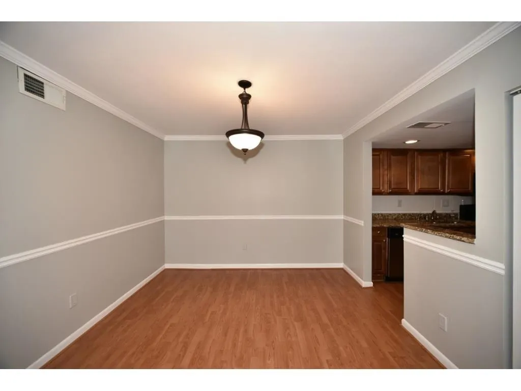 6900 Roswell Road Unit Q8, Atlanta, Georgia 30328, 2 Bedrooms Bedrooms, ,2 BathroomsBathrooms,Residential,Sold,6900 Roswell Road Unit Q8,5998615