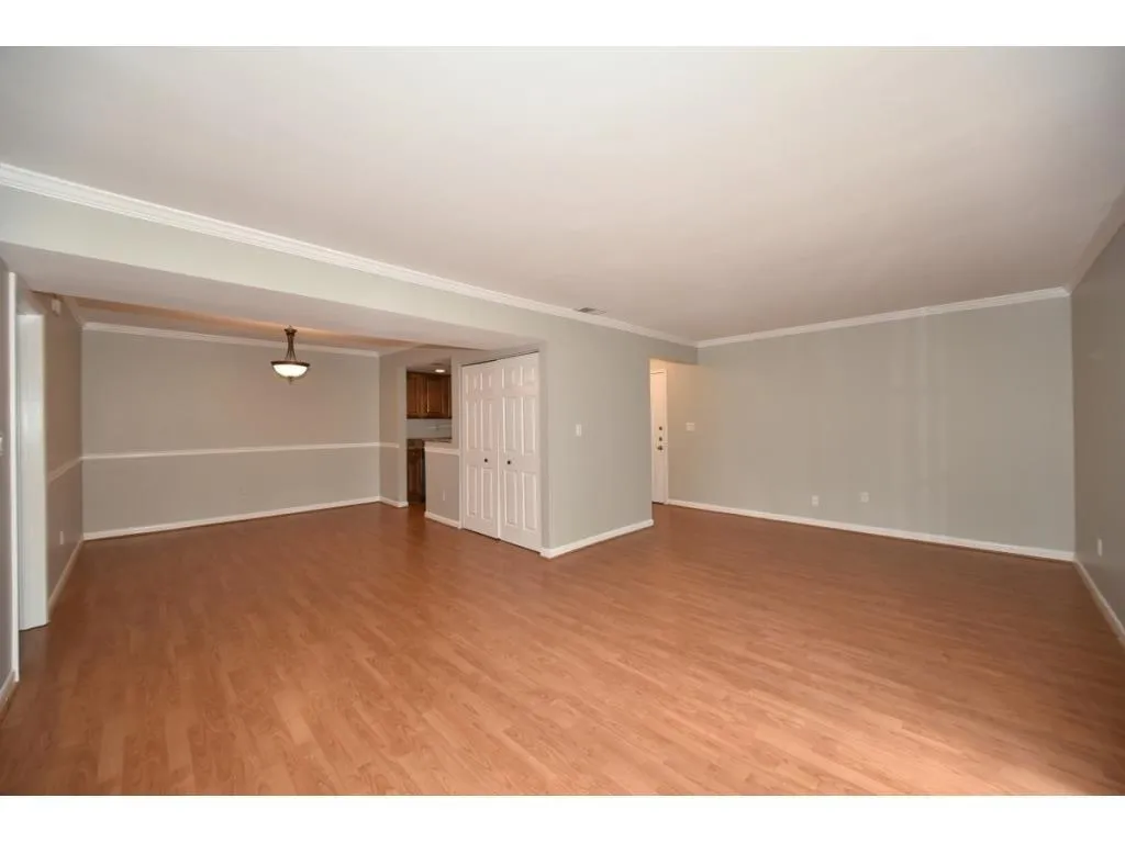 6900 Roswell Road Unit Q8, Atlanta, Georgia 30328, 2 Bedrooms Bedrooms, ,2 BathroomsBathrooms,Residential,Sold,6900 Roswell Road Unit Q8,5998615