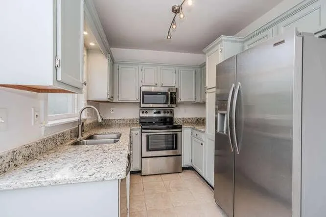 7500 Roswell Road Unit 72, Sandy Springs, Georgia 30350, 2 Bedrooms Bedrooms, ,2 BathroomsBathrooms,Residential,Sold,7500 Roswell Road Unit 72,7018704