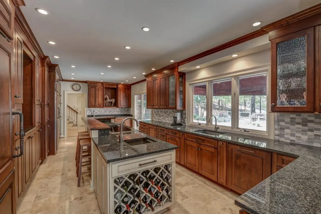 1905 Spalding Drive, Sandy Springs, Georgia 30350, 6 Bedrooms Bedrooms, ,5 BathroomsBathrooms,Residential,Sold,1905 Spalding Drive,6551480
