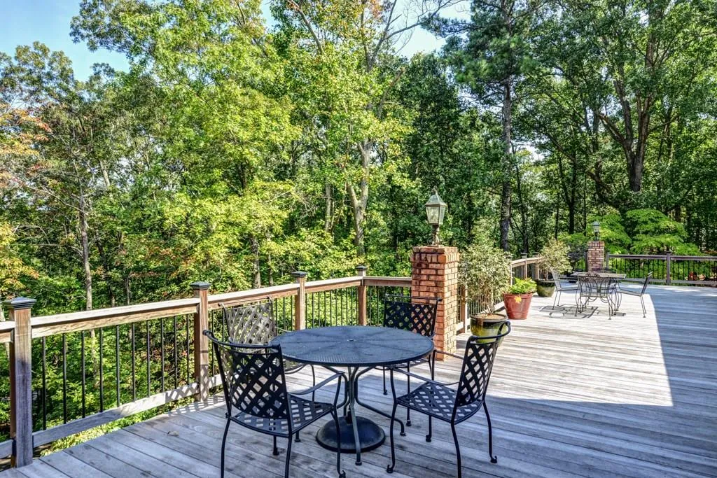 1905 Spalding Drive, Sandy Springs, Georgia 30350, 6 Bedrooms Bedrooms, ,5 BathroomsBathrooms,Residential,Sold,1905 Spalding Drive,6551480