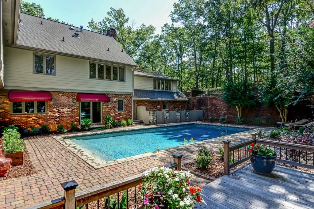 1905 Spalding Drive, Sandy Springs, Georgia 30350, 6 Bedrooms Bedrooms, ,5 BathroomsBathrooms,Residential,Sold,1905 Spalding Drive,6551480