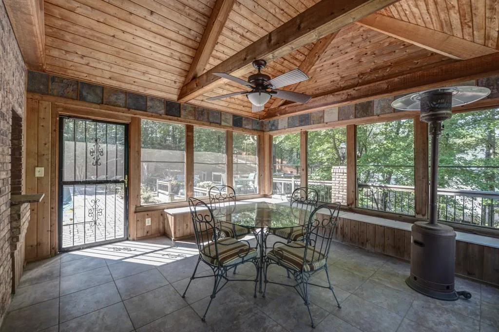 1905 Spalding Drive, Sandy Springs, Georgia 30350, 6 Bedrooms Bedrooms, ,5 BathroomsBathrooms,Residential,Sold,1905 Spalding Drive,6551480