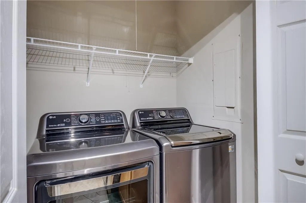 1703 Brighton Point, Atlanta, Georgia 30328, 3 Bedrooms Bedrooms, ,2 BathroomsBathrooms,Residential,Sold,1703 Brighton Point,6902492