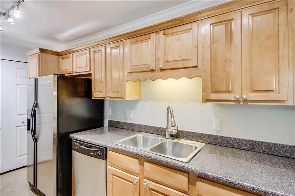 1703 Brighton Point, Atlanta, Georgia 30328, 3 Bedrooms Bedrooms, ,2 BathroomsBathrooms,Residential,Sold,1703 Brighton Point,6902492