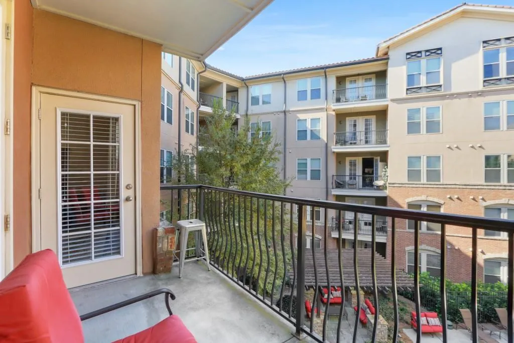901 Abernathy Road Ne Unit 4040, Sandy Springs, Georgia 30328, 2 Bedrooms Bedrooms, ,2 BathroomsBathrooms,Residential,Sold,901 Abernathy Road Ne Unit 4040,6969289