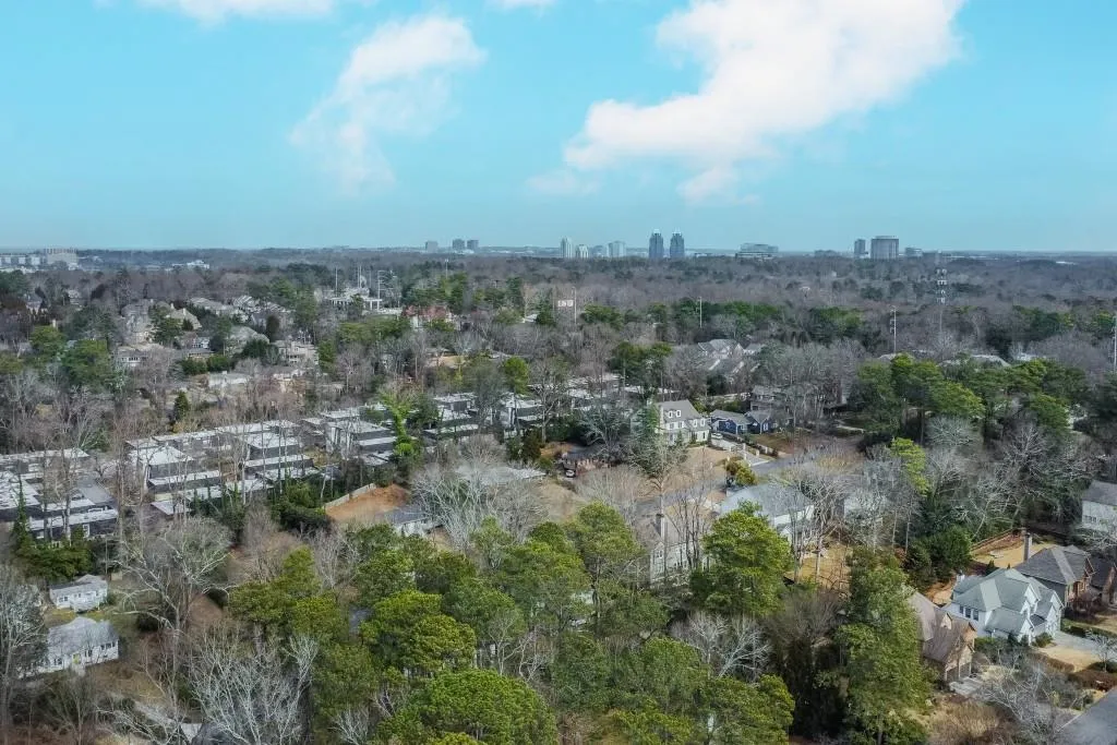 42 West Belle Isle Road Ne, Atlanta, Georgia 30342, 4 Bedrooms Bedrooms, ,2 BathroomsBathrooms,Residential,Sold,42 West Belle Isle Road Ne,7521279