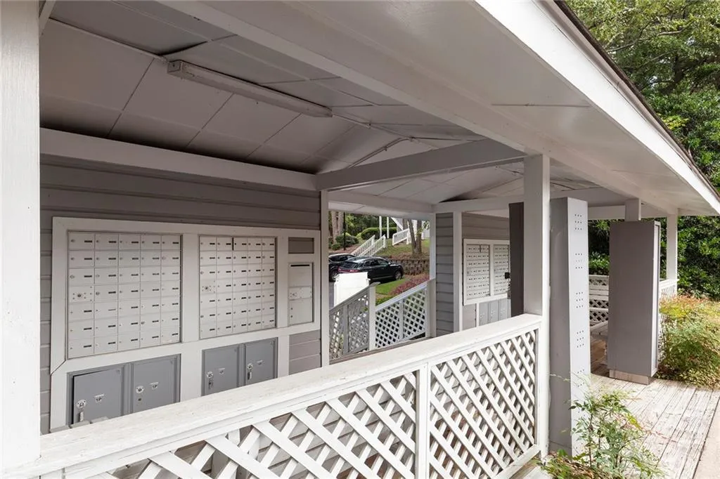 203 Natchez Trace, Sandy Springs, Georgia 30350, 2 Bedrooms Bedrooms, ,1 BathroomBathrooms,Residential,Sold,203 Natchez Trace,7098381