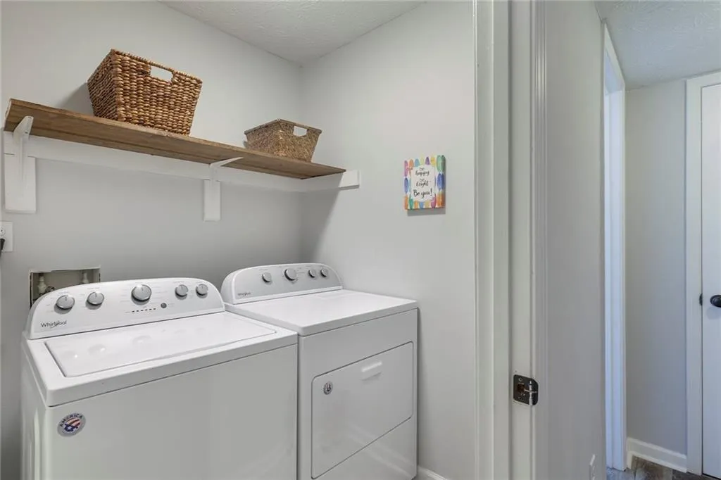 203 Natchez Trace, Sandy Springs, Georgia 30350, 2 Bedrooms Bedrooms, ,1 BathroomBathrooms,Residential,Sold,203 Natchez Trace,7098381