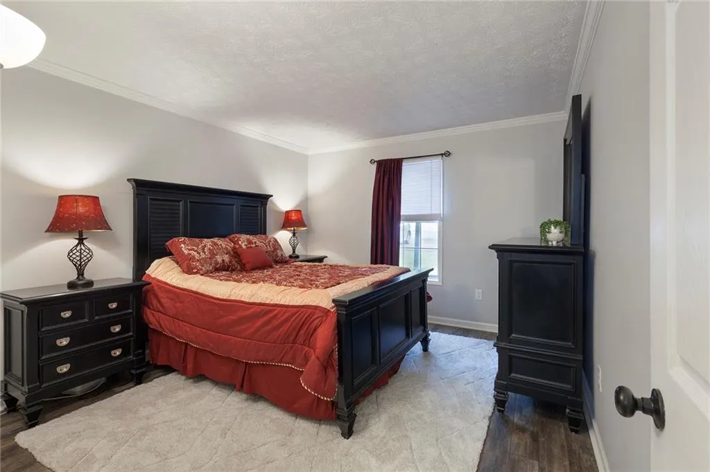 203 Natchez Trace, Sandy Springs, Georgia 30350, 2 Bedrooms Bedrooms, ,1 BathroomBathrooms,Residential,Sold,203 Natchez Trace,7098381