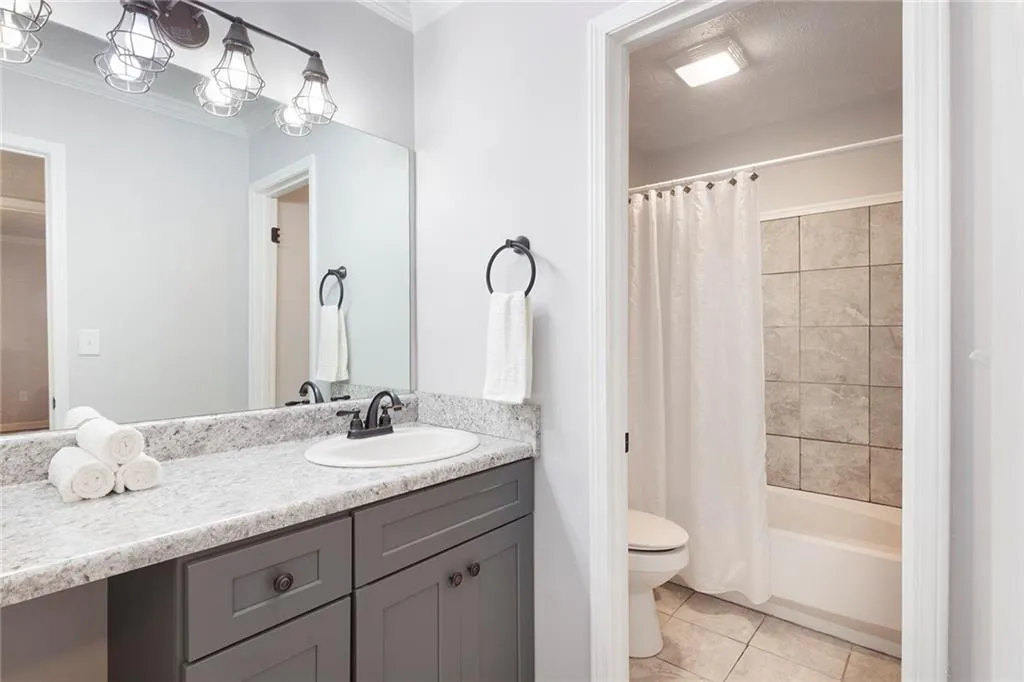 203 Natchez Trace, Sandy Springs, Georgia 30350, 2 Bedrooms Bedrooms, ,1 BathroomBathrooms,Residential,Sold,203 Natchez Trace,7098381