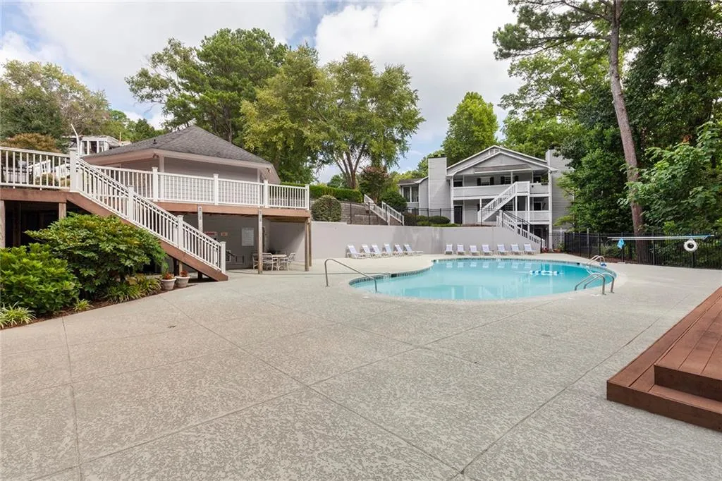 203 Natchez Trace, Sandy Springs, Georgia 30350, 2 Bedrooms Bedrooms, ,1 BathroomBathrooms,Residential,Sold,203 Natchez Trace,7098381