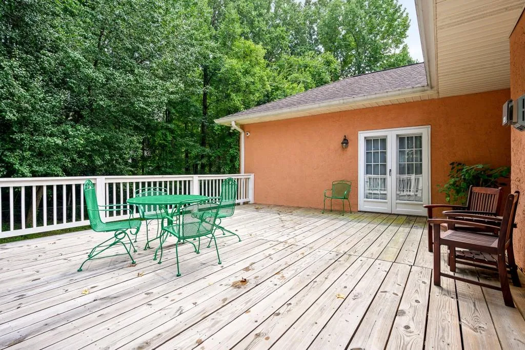 6980 Northgreen Drive, Sandy Springs, Georgia 30328, 3 Bedrooms Bedrooms, ,2 BathroomsBathrooms,Residential,Sold,6980 Northgreen Drive,6938520