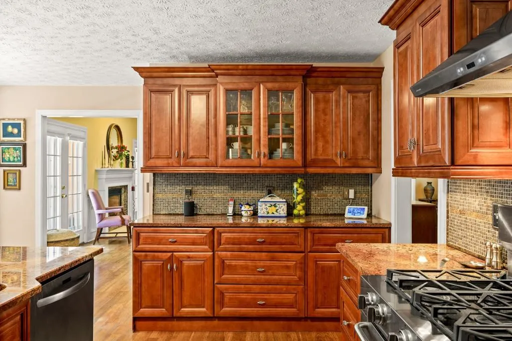 6980 Northgreen Drive, Sandy Springs, Georgia 30328, 3 Bedrooms Bedrooms, ,2 BathroomsBathrooms,Residential,Sold,6980 Northgreen Drive,6938520