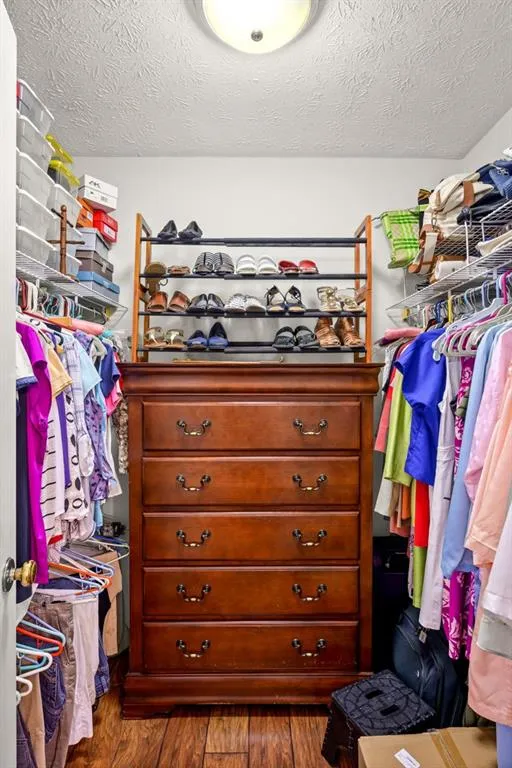 6980 Northgreen Drive, Sandy Springs, Georgia 30328, 3 Bedrooms Bedrooms, ,2 BathroomsBathrooms,Residential,Sold,6980 Northgreen Drive,6938520