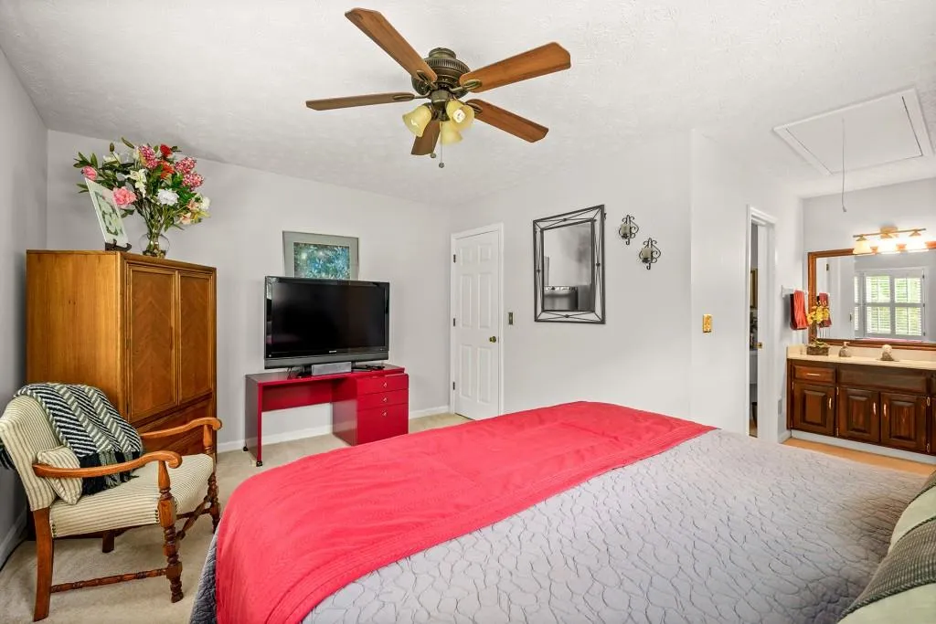 6980 Northgreen Drive, Sandy Springs, Georgia 30328, 3 Bedrooms Bedrooms, ,2 BathroomsBathrooms,Residential,Sold,6980 Northgreen Drive,6938520