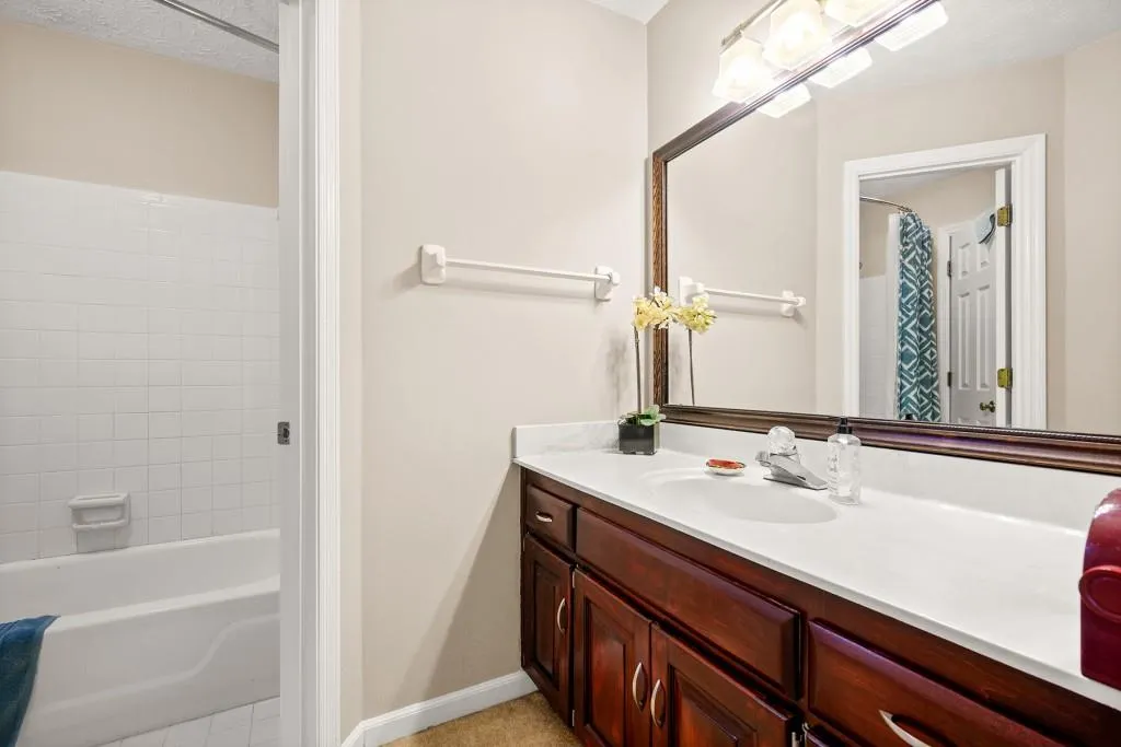 6980 Northgreen Drive, Sandy Springs, Georgia 30328, 3 Bedrooms Bedrooms, ,2 BathroomsBathrooms,Residential,Sold,6980 Northgreen Drive,6938520