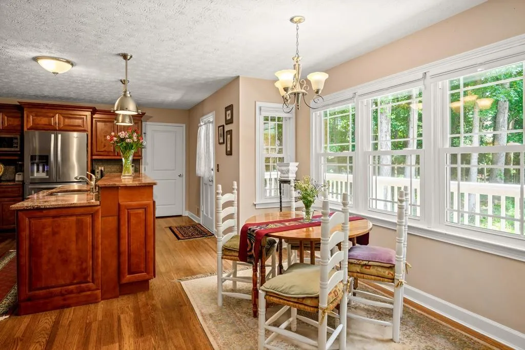 6980 Northgreen Drive, Sandy Springs, Georgia 30328, 3 Bedrooms Bedrooms, ,2 BathroomsBathrooms,Residential,Sold,6980 Northgreen Drive,6938520