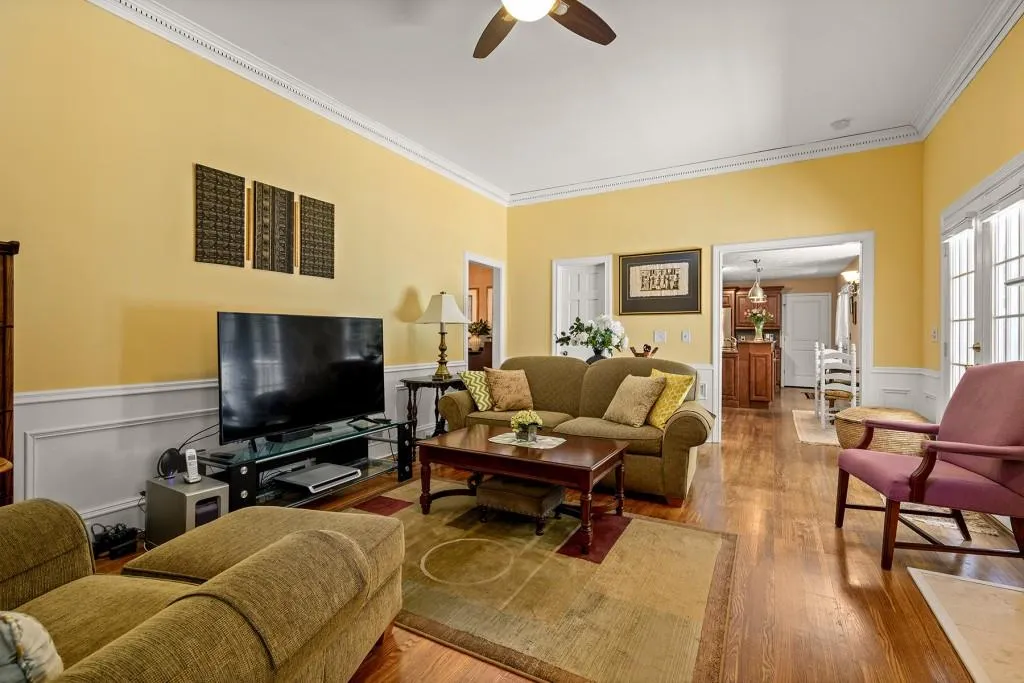 6980 Northgreen Drive, Sandy Springs, Georgia 30328, 3 Bedrooms Bedrooms, ,2 BathroomsBathrooms,Residential,Sold,6980 Northgreen Drive,6938520