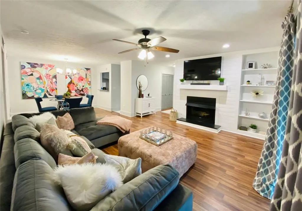 1205 Woodcliff Drive, Atlanta, Georgia 30350, 2 Bedrooms Bedrooms, ,2 BathroomsBathrooms,Residential,Sold,1205 Woodcliff Drive,7090450