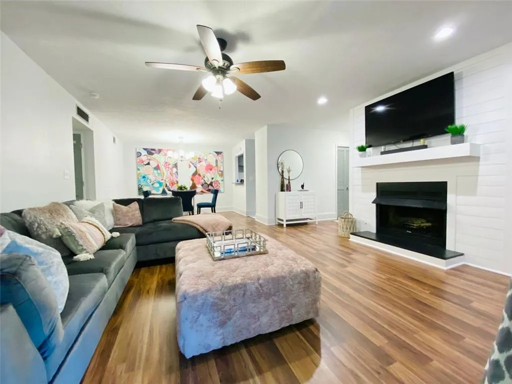 1205 Woodcliff Drive, Atlanta, Georgia 30350, 2 Bedrooms Bedrooms, ,2 BathroomsBathrooms,Residential,Sold,1205 Woodcliff Drive,7090450