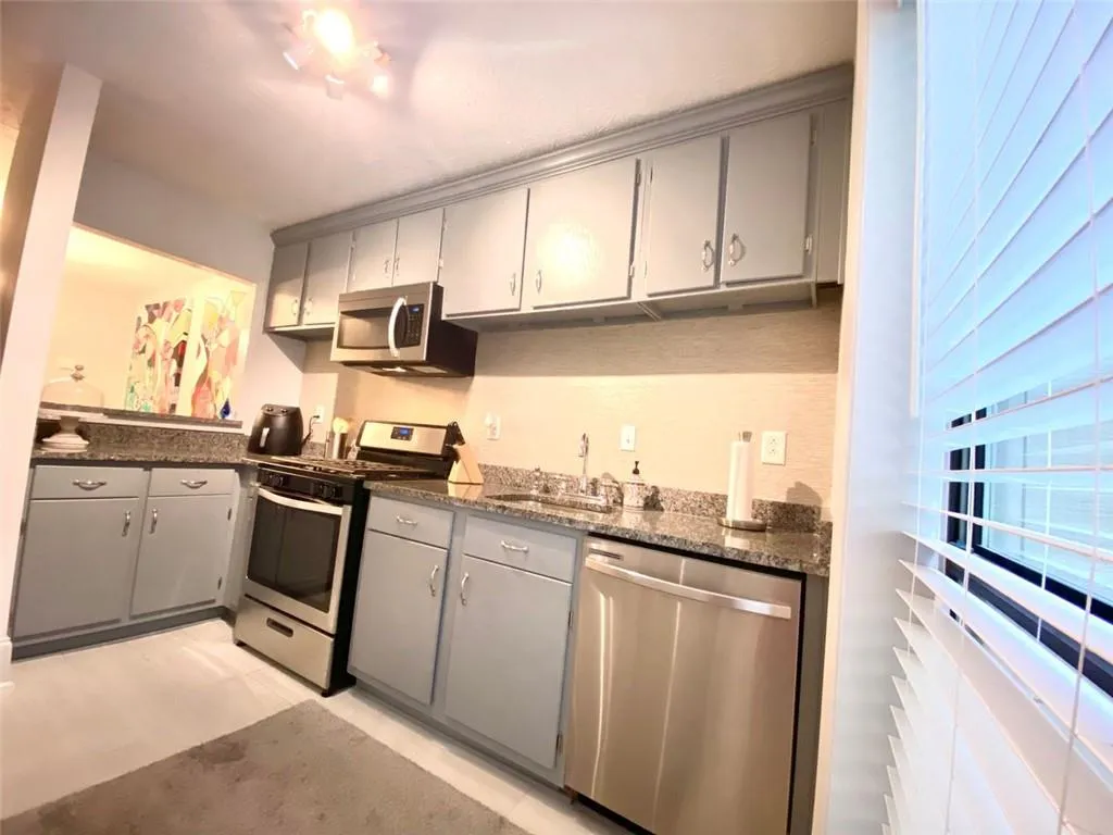 1205 Woodcliff Drive, Atlanta, Georgia 30350, 2 Bedrooms Bedrooms, ,2 BathroomsBathrooms,Residential,Sold,1205 Woodcliff Drive,7090450