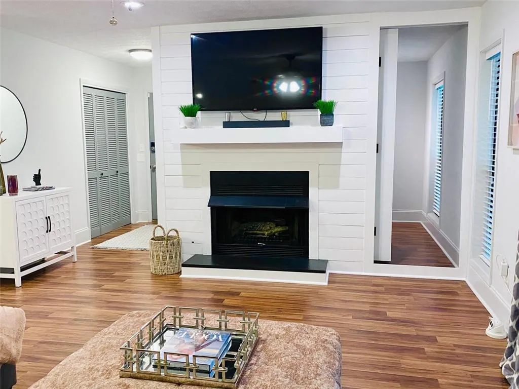 1205 Woodcliff Drive, Atlanta, Georgia 30350, 2 Bedrooms Bedrooms, ,2 BathroomsBathrooms,Residential,Sold,1205 Woodcliff Drive,7090450