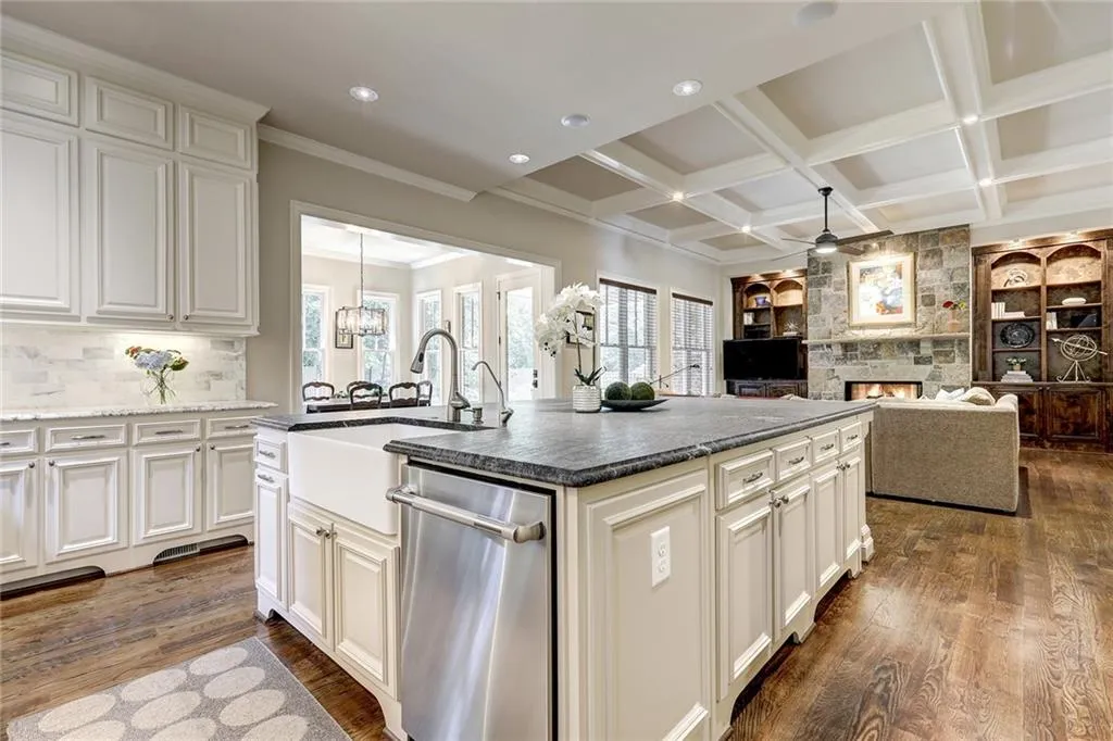 5815 Pine Brook Road, Sandy Springs, Georgia 30328, 6 Bedrooms Bedrooms, ,5 BathroomsBathrooms,Residential,Sold,5815 Pine Brook Road,6547007