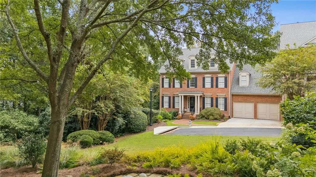 250 Enclave Circle, Atlanta, Georgia 30342, 6 Bedrooms Bedrooms, ,4 BathroomsBathrooms,Residential,For Sale,250 Enclave Circle,7724602