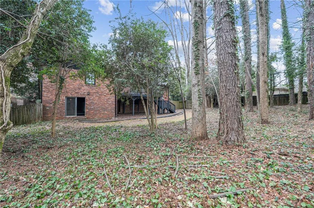 585 Spalding Drive, Atlanta, Georgia 30328, 4 Bedrooms Bedrooms, ,3 BathroomsBathrooms,Residential,Sold,585 Spalding Drive,7709413