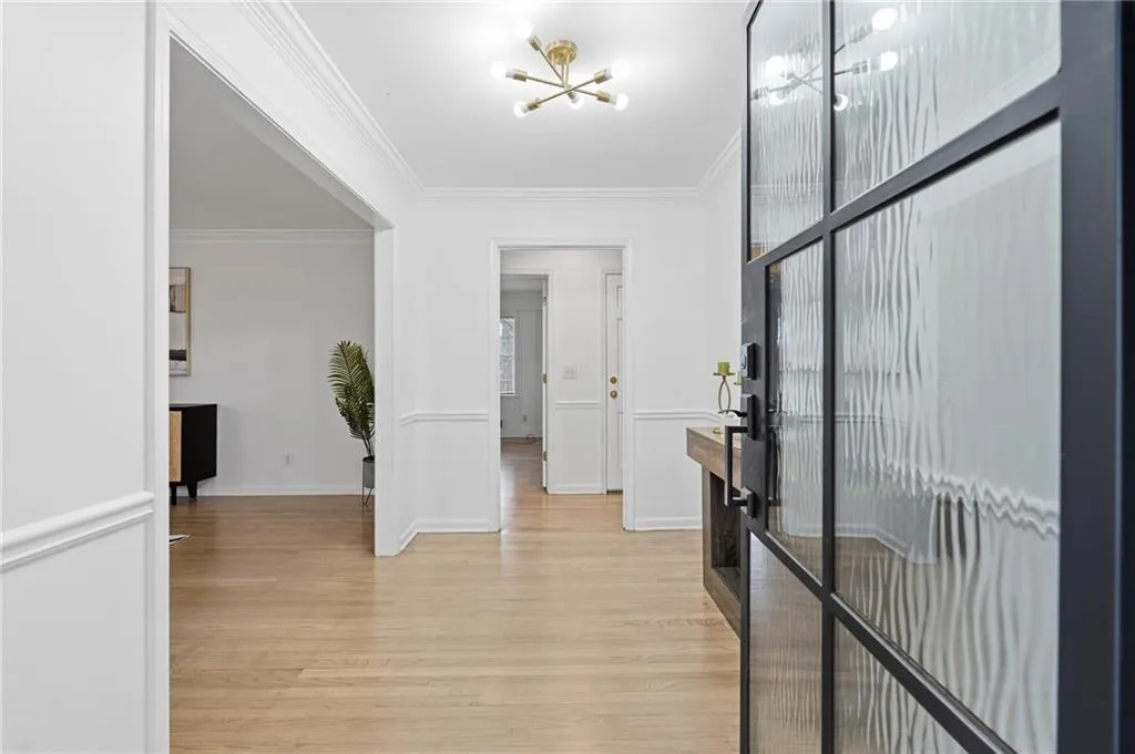 585 Spalding Drive, Atlanta, Georgia 30328, 4 Bedrooms Bedrooms, ,3 BathroomsBathrooms,Residential,Sold,585 Spalding Drive,7709413