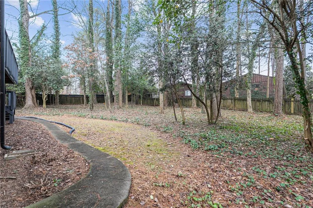 585 Spalding Drive, Atlanta, Georgia 30328, 4 Bedrooms Bedrooms, ,3 BathroomsBathrooms,Residential,Sold,585 Spalding Drive,7709413