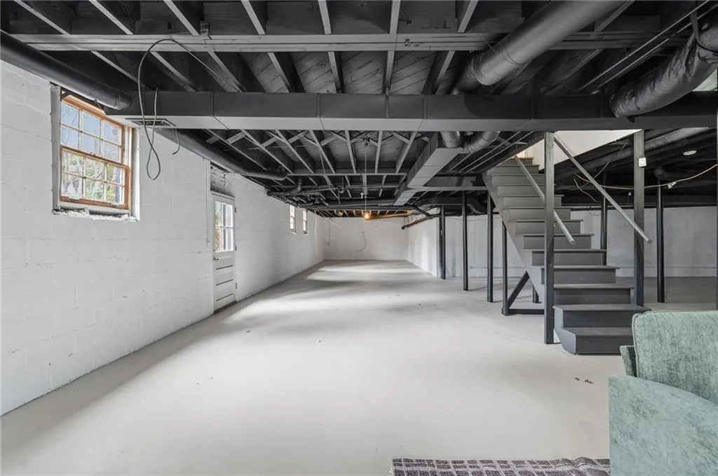 585 Spalding Drive, Atlanta, Georgia 30328, 4 Bedrooms Bedrooms, ,3 BathroomsBathrooms,Residential,Sold,585 Spalding Drive,7709413