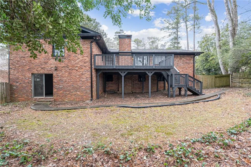 585 Spalding Drive, Atlanta, Georgia 30328, 4 Bedrooms Bedrooms, ,3 BathroomsBathrooms,Residential,Sold,585 Spalding Drive,7709413