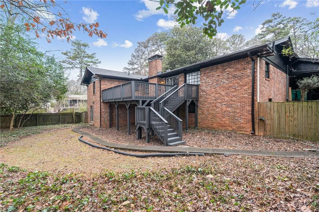 585 Spalding Drive, Atlanta, Georgia 30328, 4 Bedrooms Bedrooms, ,3 BathroomsBathrooms,Residential,Sold,585 Spalding Drive,7709413