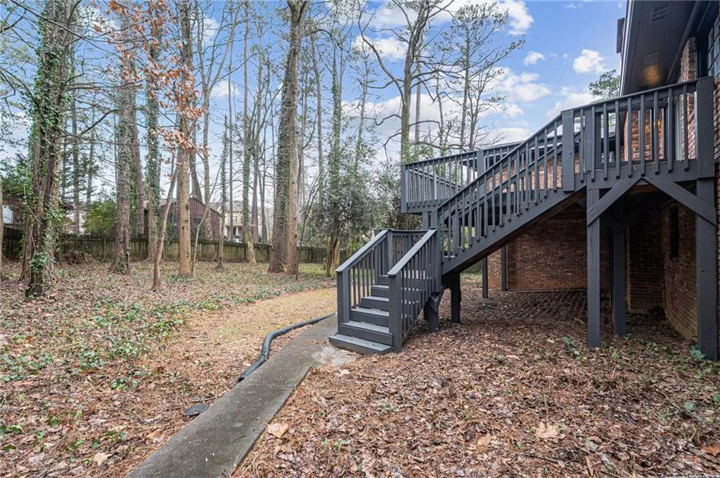 585 Spalding Drive, Atlanta, Georgia 30328, 4 Bedrooms Bedrooms, ,3 BathroomsBathrooms,Residential,Sold,585 Spalding Drive,7709413