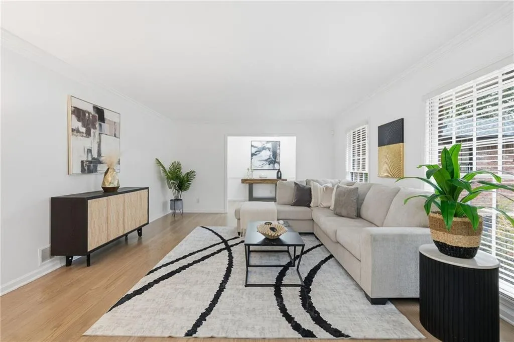 585 Spalding Drive, Atlanta, Georgia 30328, 4 Bedrooms Bedrooms, ,3 BathroomsBathrooms,Residential,Sold,585 Spalding Drive,7709413