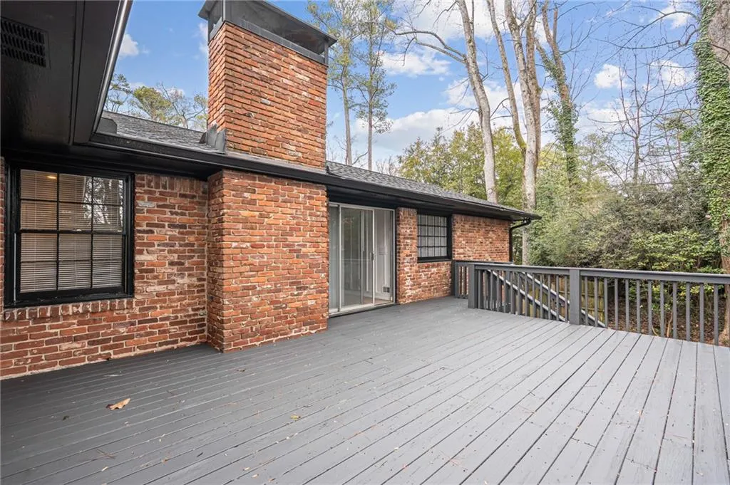 585 Spalding Drive, Atlanta, Georgia 30328, 4 Bedrooms Bedrooms, ,3 BathroomsBathrooms,Residential,Sold,585 Spalding Drive,7709413