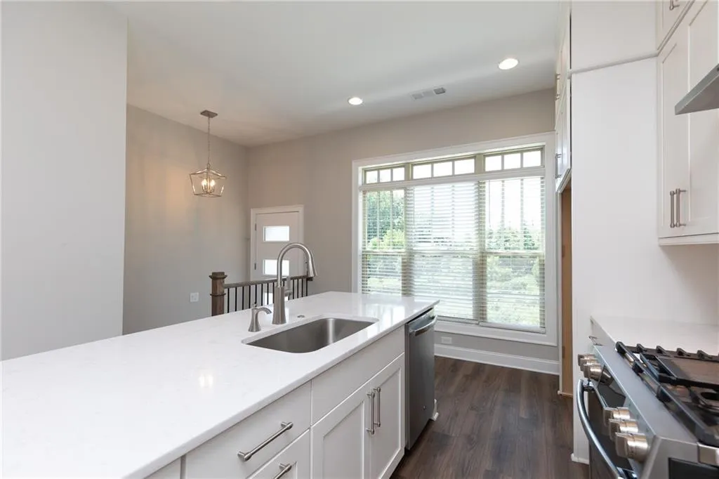 4301 Parkside Place Unit 28, Sandy Springs, Georgia 30342, 3 Bedrooms Bedrooms, ,3 BathroomsBathrooms,Residential,Sold,4301 Parkside Place Unit 28,6564002